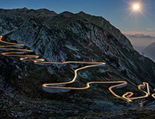 特雷莫拉公路在圣哥达山口